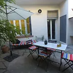 Apartman Le 27 *