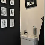 Le 27 *
